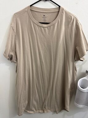 H&M Men’s Short Sleeve Crew Neck T-Shirt in Taupe